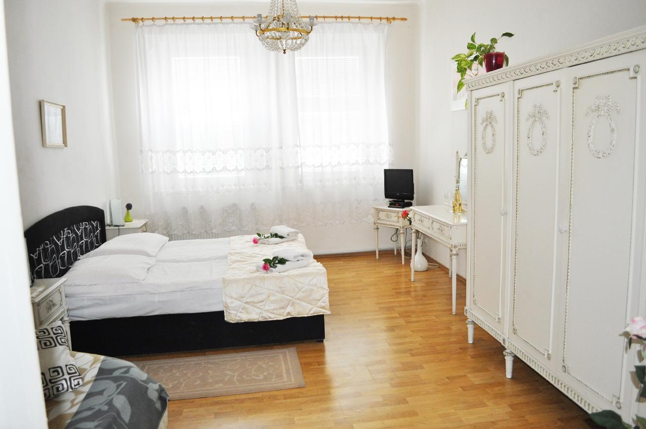 Pension Berg Praga Zewnętrze zdjęcie